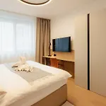 Skypark Luxe With Balcony Апартаменты *