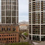Skypark Luxe With Balcony Pressburg
