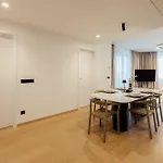 Skypark Luxe With Balcony Apartment Pressburg