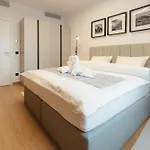 Апартаменты Skypark Luxe With Balcony *