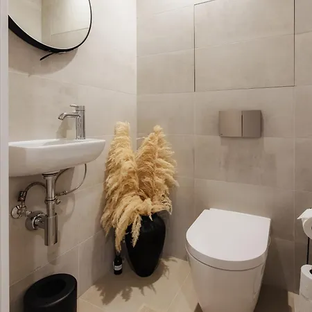 Lägenhet Skypark Luxe With Balcony Bratislava