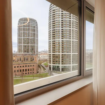 Skypark Luxe With Balcony アパート *