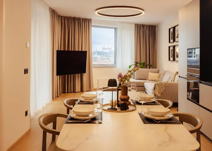 アパート Skypark Luxe With Balcony ブラチスラヴァ