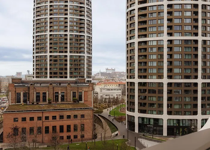 Skypark Luxe With Balcony ברטיסלאבה