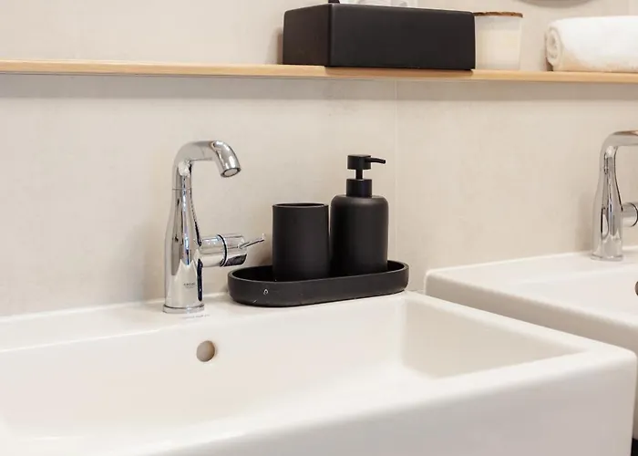 Skypark Luxe With Balcony * ブラチスラヴァ