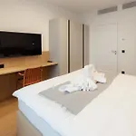 Skypark Luxe With Balcony Apartamento *