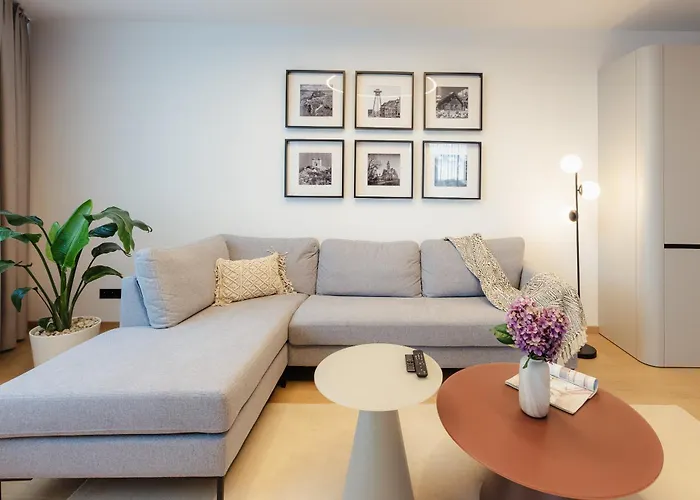 Skypark Luxe With Balcony Apartamento *